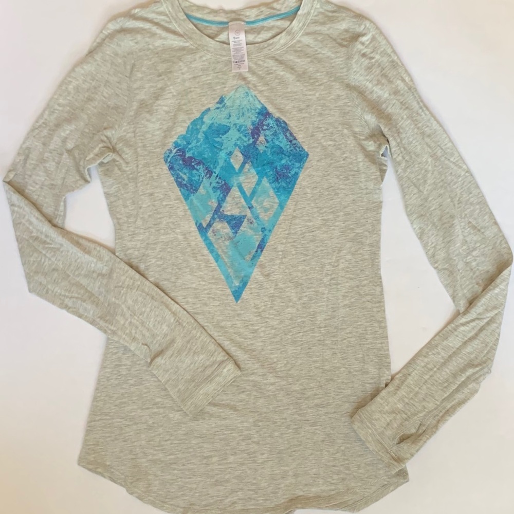 Like new Ivivva long sleeve shirts size 14.